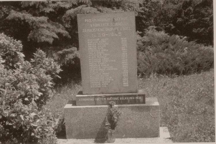 Památník umučených občanů Šumbarku ve fašistických koncentračních táborech