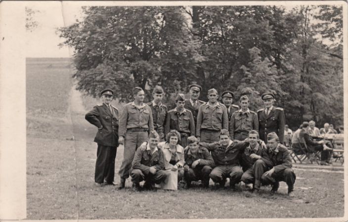 Členové sboru v okrskové soutěži. Získali první místo - rok 1963